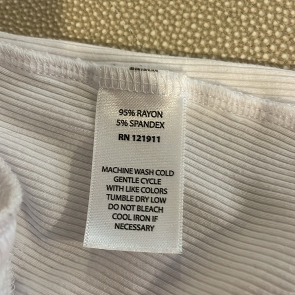 LNA  ribbed v neck sleeveless tee shirt - Picture 4 of 4